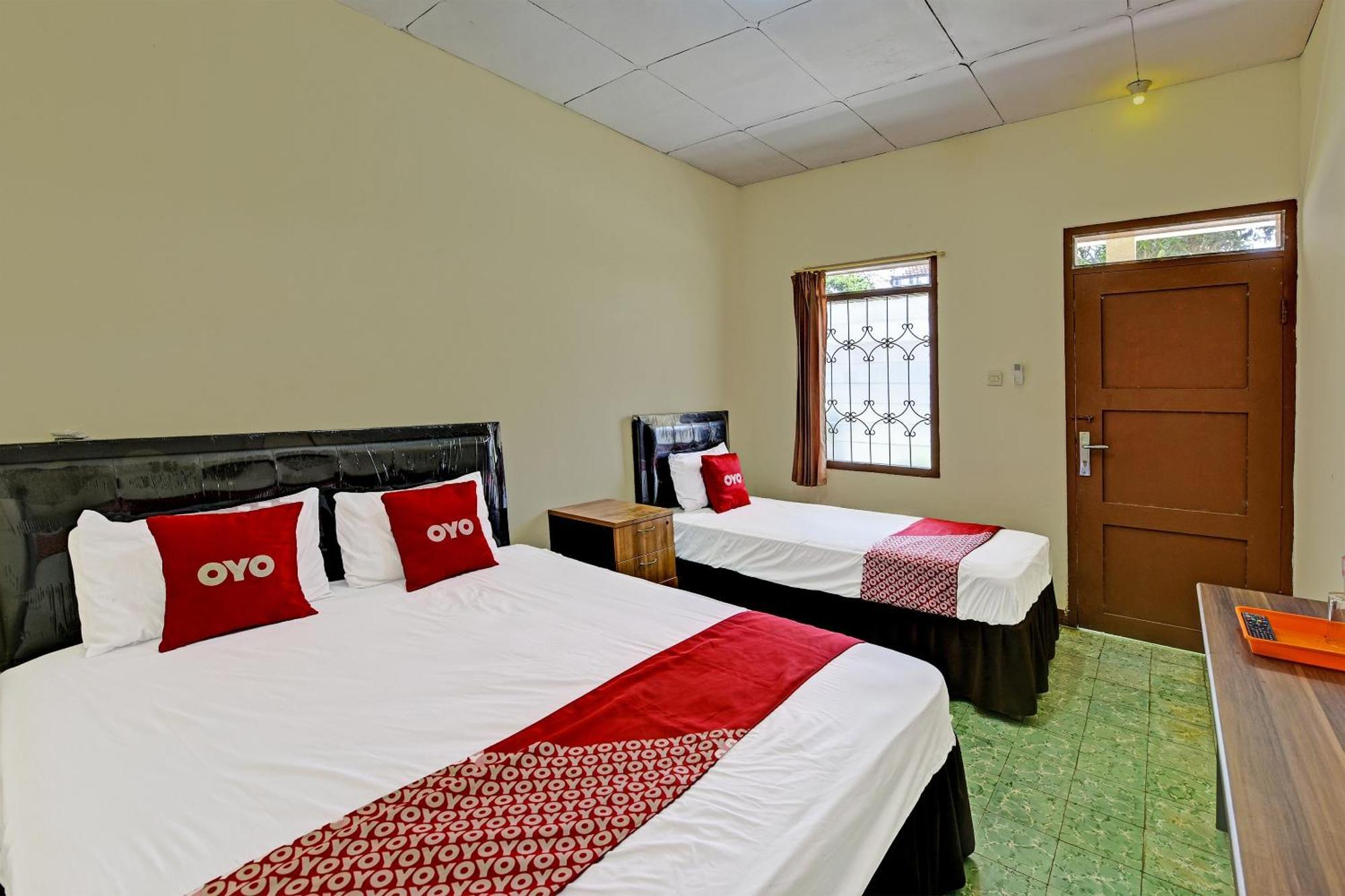 Oyo 90443 Hotel New Kartika In Cilopadang Exteriör bild